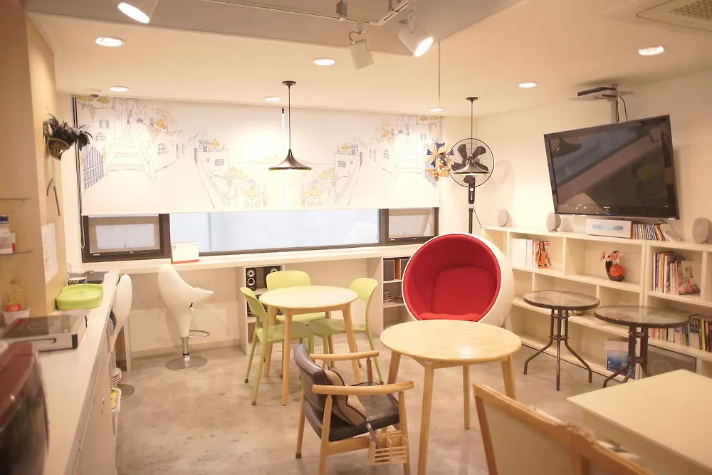 Polaris Guesthouse Garosugil 2*, Seoul South Korea